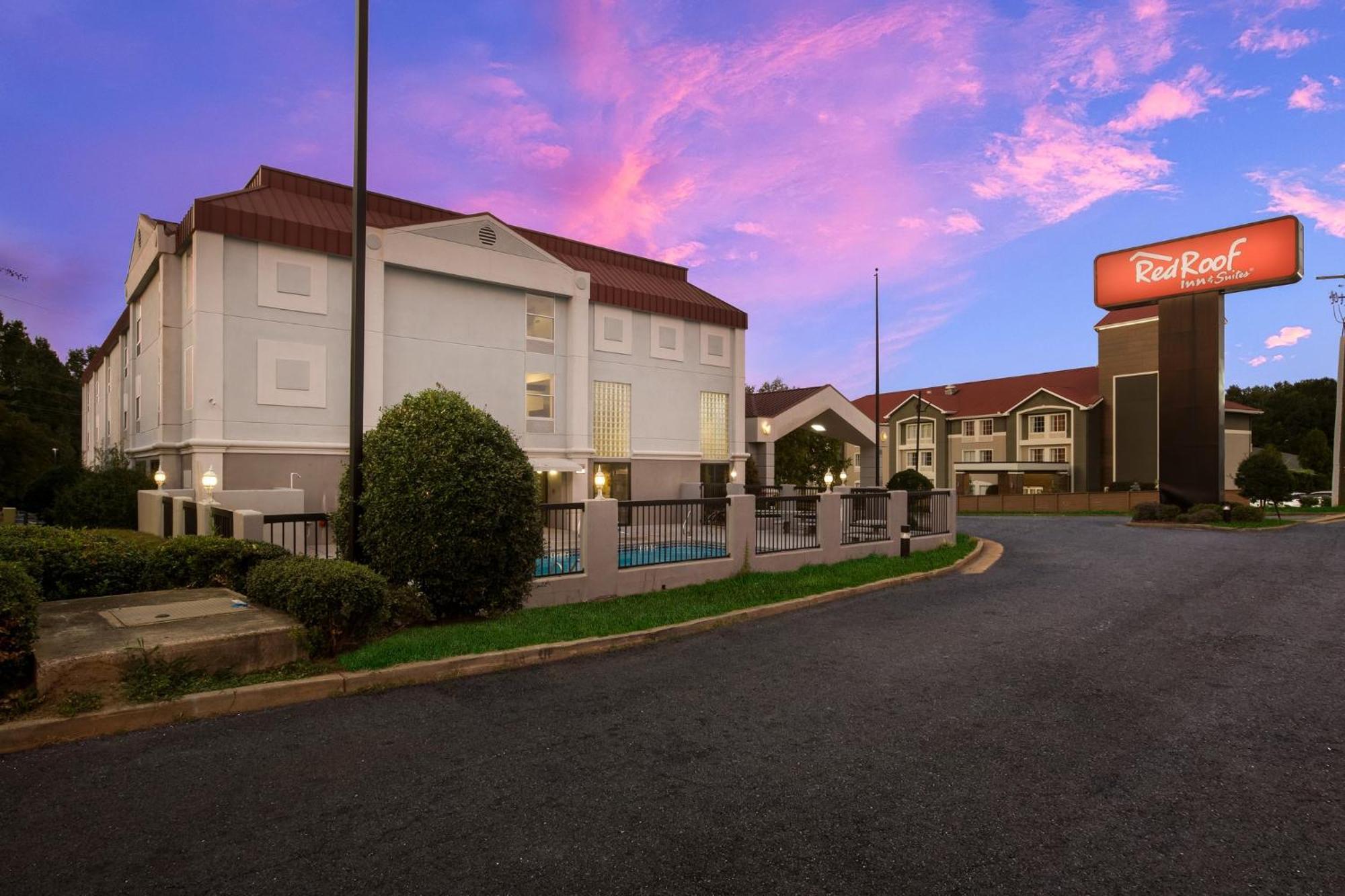 Red Roof Inn & Suites Newnan Eksteriør bilde
