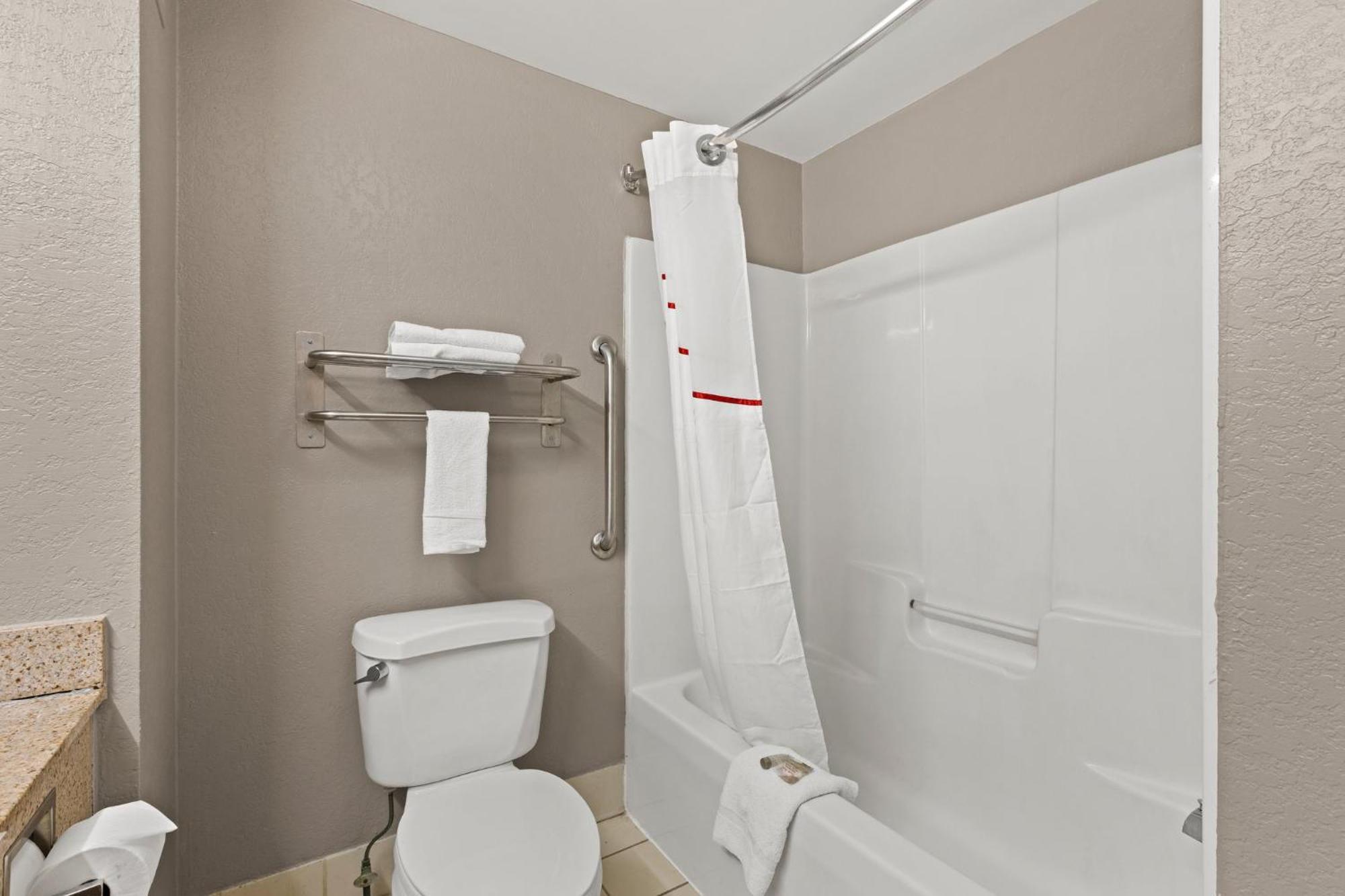 Red Roof Inn & Suites Newnan Eksteriør bilde