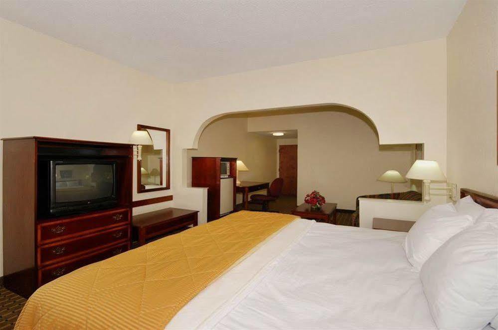 Red Roof Inn & Suites Newnan Eksteriør bilde